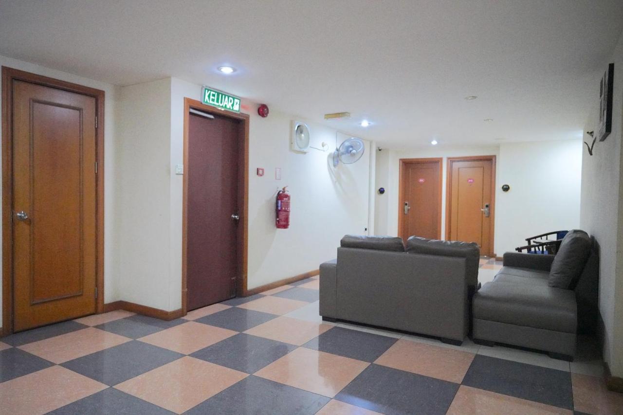 Oyo 89866 Houz Inn Бинтулу Экстерьер фото